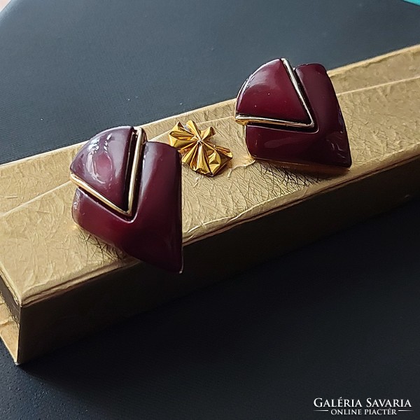 Elegant earrings in gold and deep burgundy, ear clip, flawless, age-appropriate