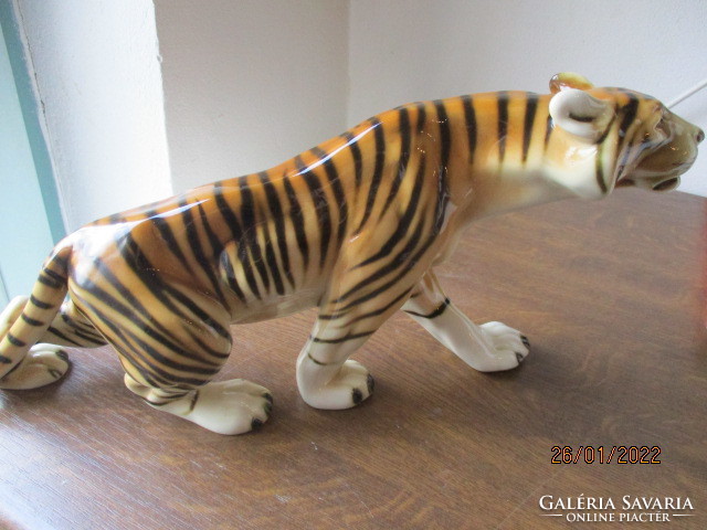 Royal Doux tigris 40 cm hosszú restaurált alján jelzés