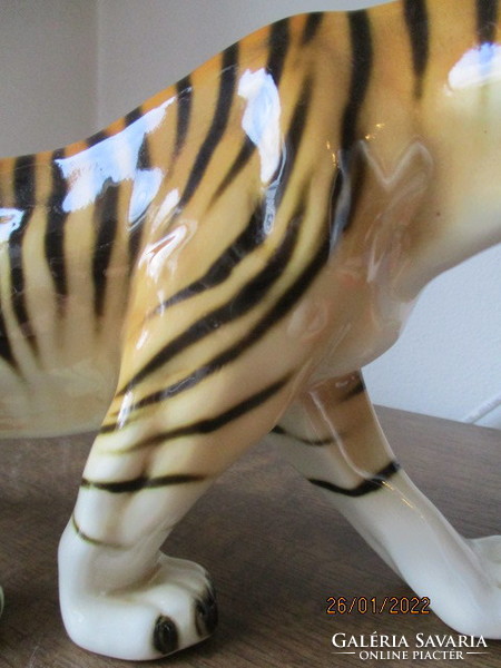 Royal Doux tigris 40 cm hosszú restaurált alján jelzés