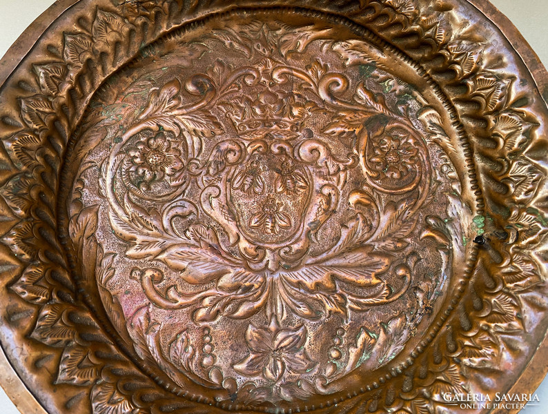 18th century hand-hammered copper bowl / wall decoration. Barberini with coat of arms?