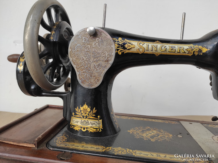 Antik singer varrógép dobozában gyűjteményi darab varró gép 754
