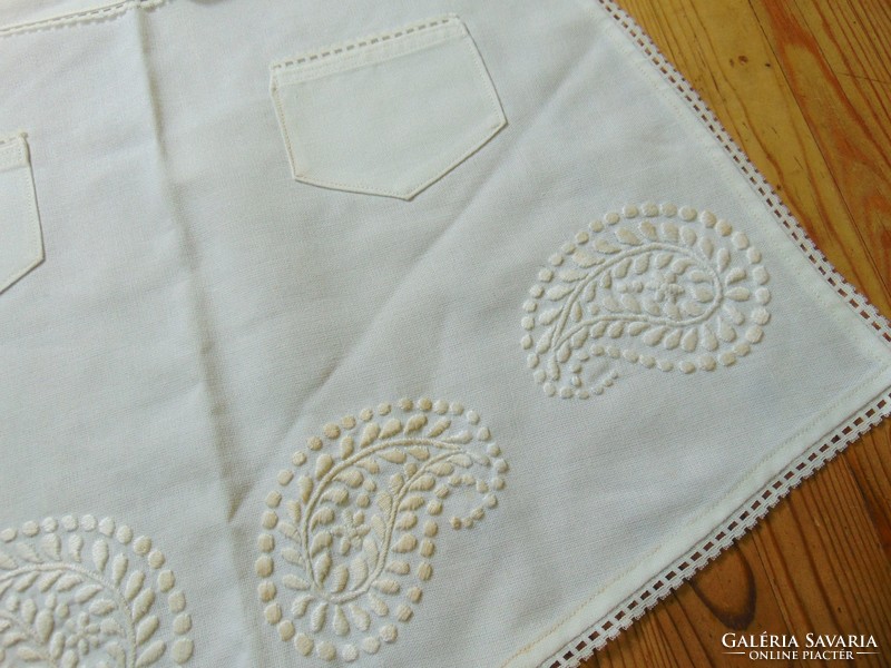 Embroidered pocket apron