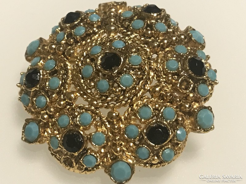 Rosette-shaped gold-plated brooch with turquoise opalin crystals, 4 cm in diameter