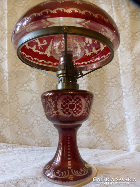 Kerosene lamp / glass.