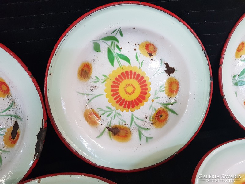 Old enamel plates.