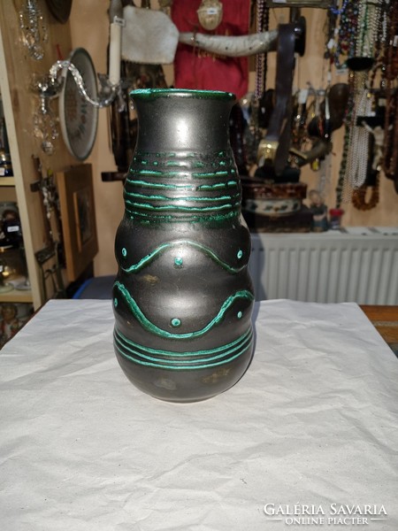 Iparmüvészeti kerámia váza
