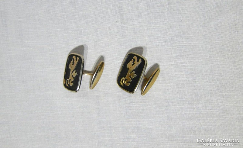 5736 Pair of elegant golden cuffs