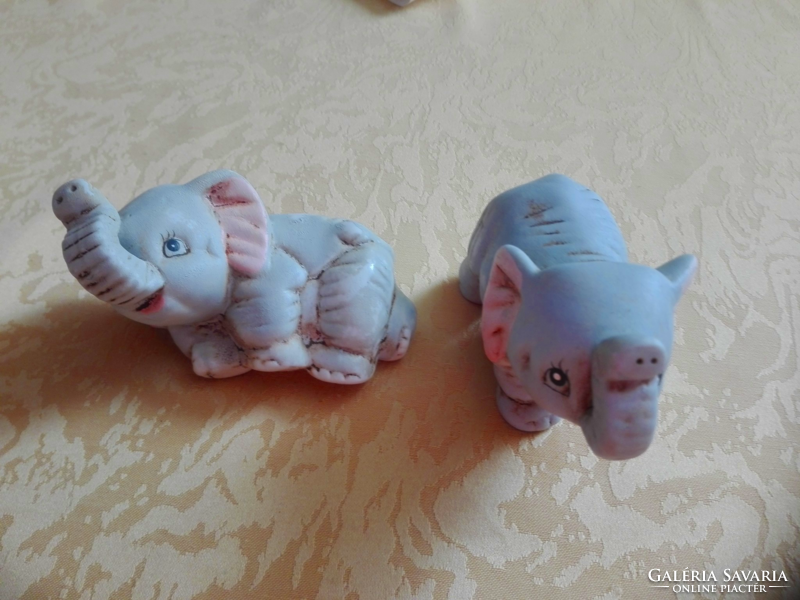 2 lucky elephants, 11 cm long