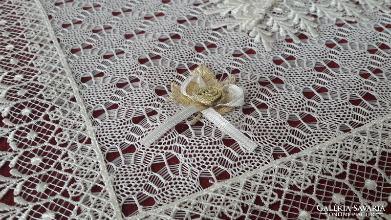 Modern tablecloth with lace effect, cute flower appliqué for Christmas (l2114)