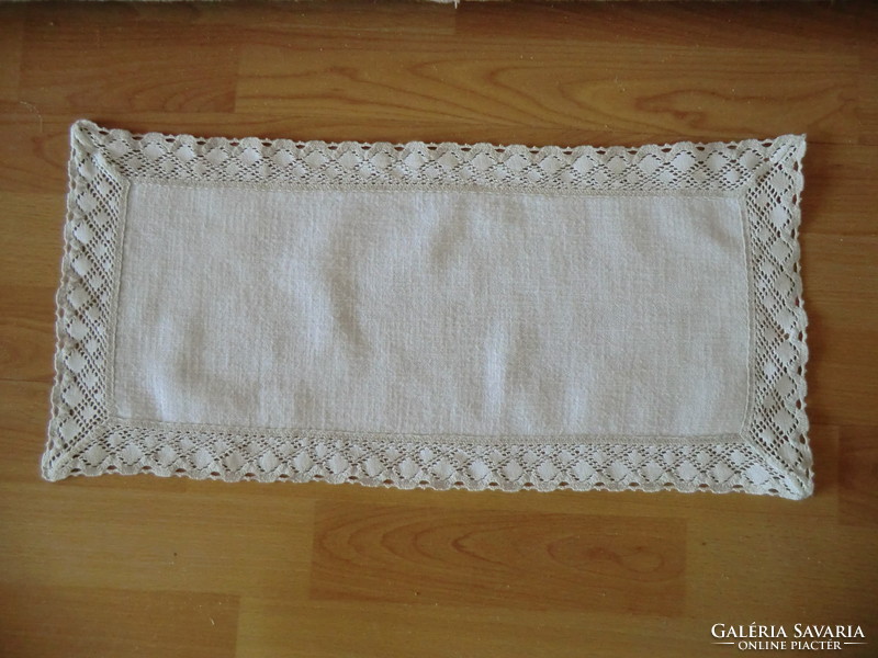 Crochet crocheted with beige cotton lace 24x50 cm