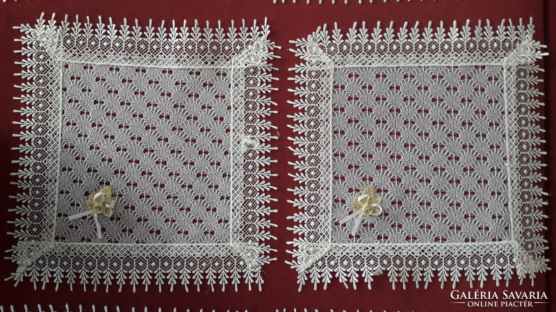 Modern tablecloth with lace effect, cute flower appliqué for Christmas (l2114)