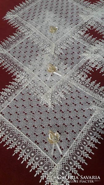 Modern tablecloth with lace effect, cute flower appliqué for Christmas (l2114)