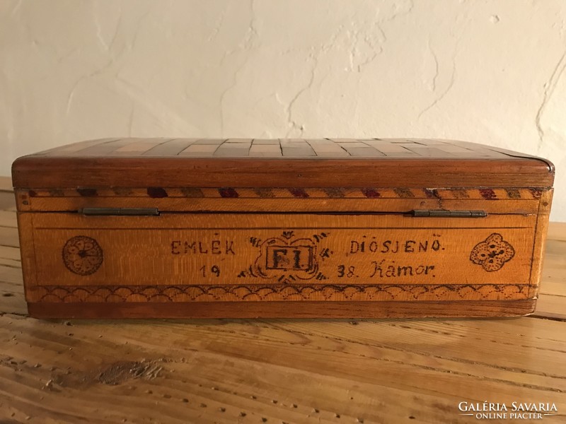 Old inlaid wooden box with flower pattern wooden box 1938