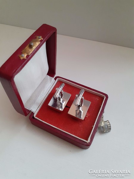 Retro silver-plated cufflinks with deer head decoration
