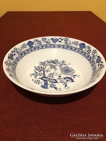 Garnished bowl with onion pattern