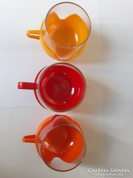3 glass glasses with super retro plastic base from the '70s