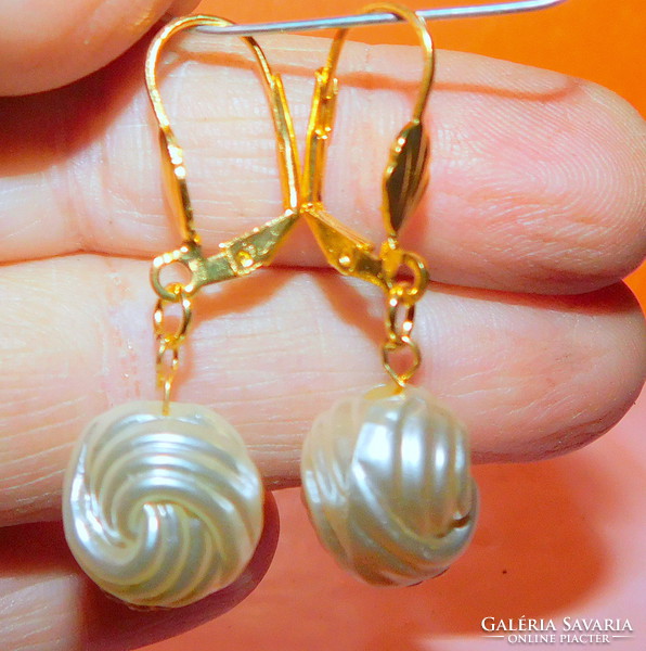 Silk shiny knot patterned pearl gold gold filled earrings