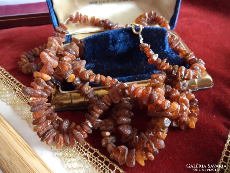 Balti borostyán nyaklánc arany kapoccsal 60-as évekből