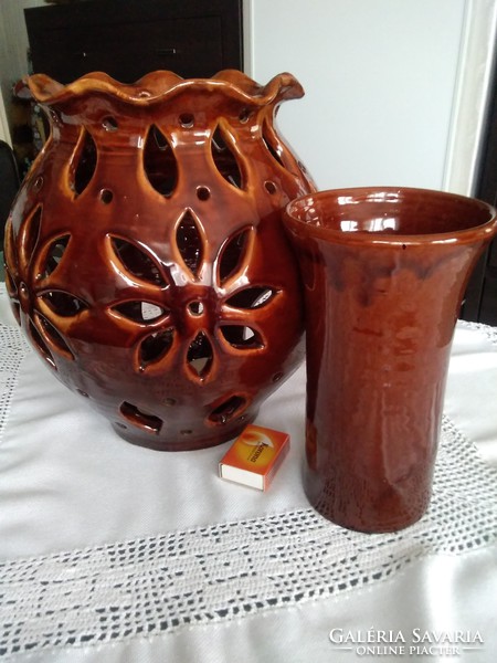 Large retro openwork ceramic vase with wavy edge, inner flower holder insert!