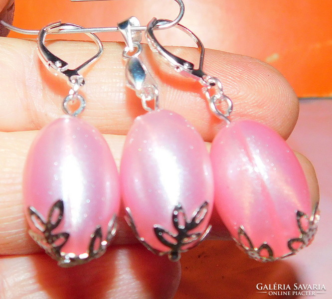 Set of pink glitter snowflake ornate pearl earrings and pendant