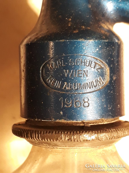 1968-as fejazonos osztrák szódásüveg