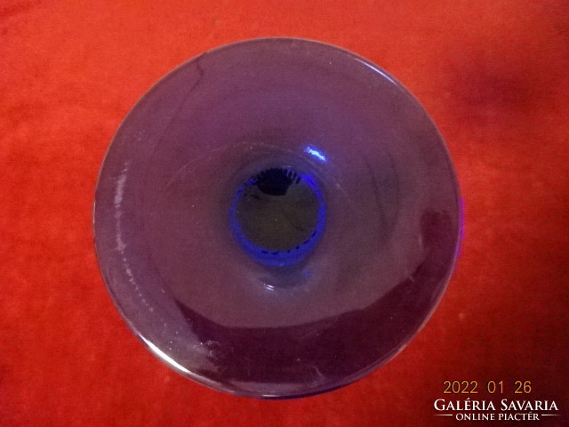 Talpas üveg pezsgőspohár, kobalt kék talppal, magassága 22,5 cm. Vanneki! Jókai.