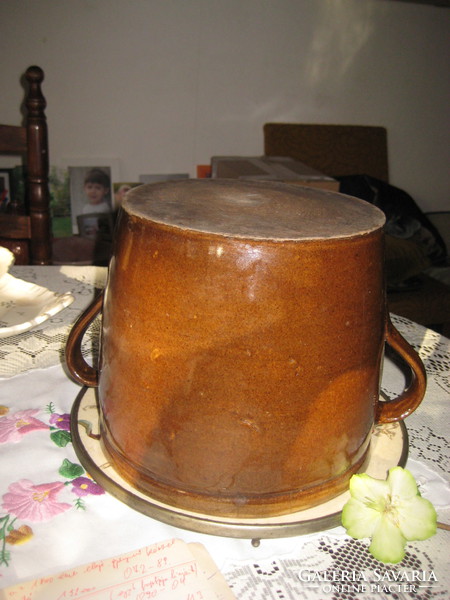 Antique Zsolnay ceramic pot from around 1880, with a few hairline cracks, 22 x 19 cm