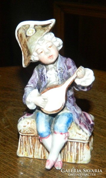 Approx. 150 -170 Annual serial no. Majolica is a lute child