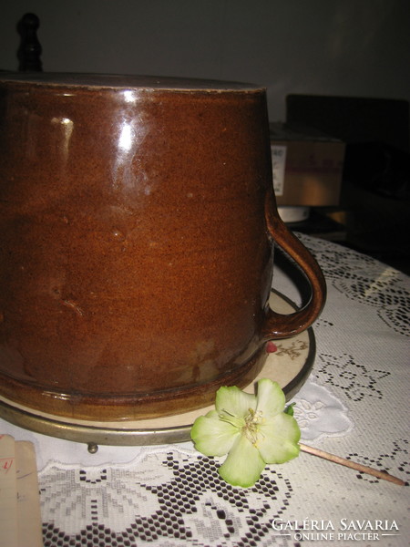 Antique Zsolnay ceramic pot from around 1880, with a few hairline cracks, 22 x 19 cm