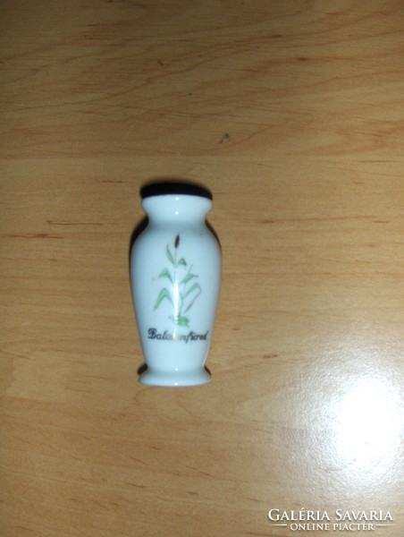 Hollóházi porcelán Balatonfüred emlék váza kézi festésű 5,3 cm magas (1/p)