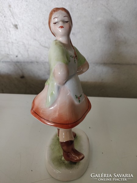 Kispest porcelain dancing booty girl