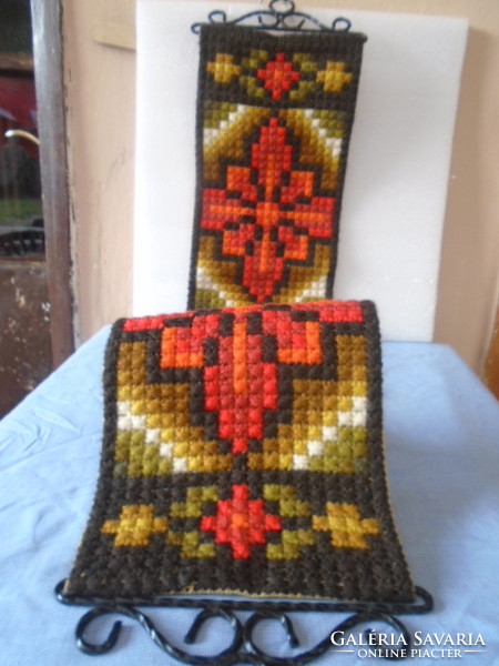 Cselédhívó textil falidísz kovácsolt vas szerelékkel fent és lent, 110x21 cm