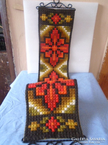 Cselédhívó textil falidísz kovácsolt vas szerelékkel fent és lent, 110x21 cm