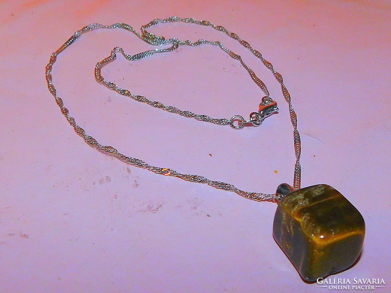 Tiger eye mineral stone necklace