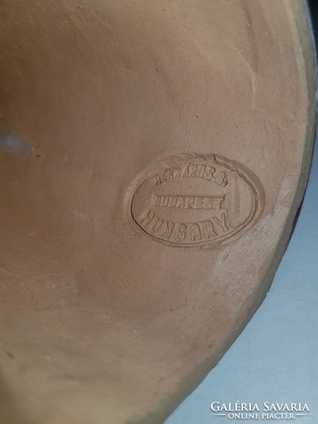 Butcher gaza pottery