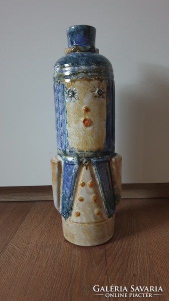 Vase by craftsman Fórizsnè