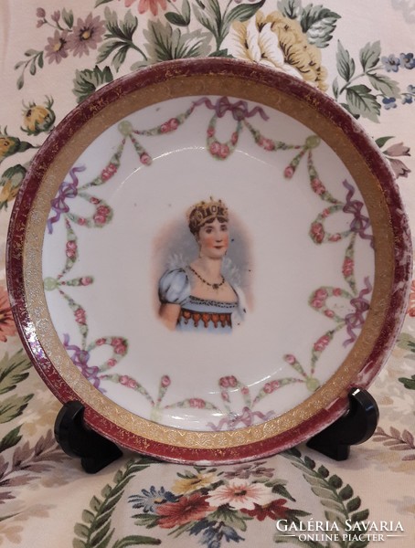 Porcelain plate with antique josephine decoration (2161)