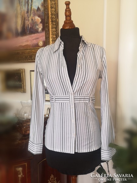 X-mail 34 xs classic black and white striped blouse