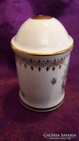 Porcelain spice shaker and salt shaker decorated with the portrait of Mária lujza (l2162)