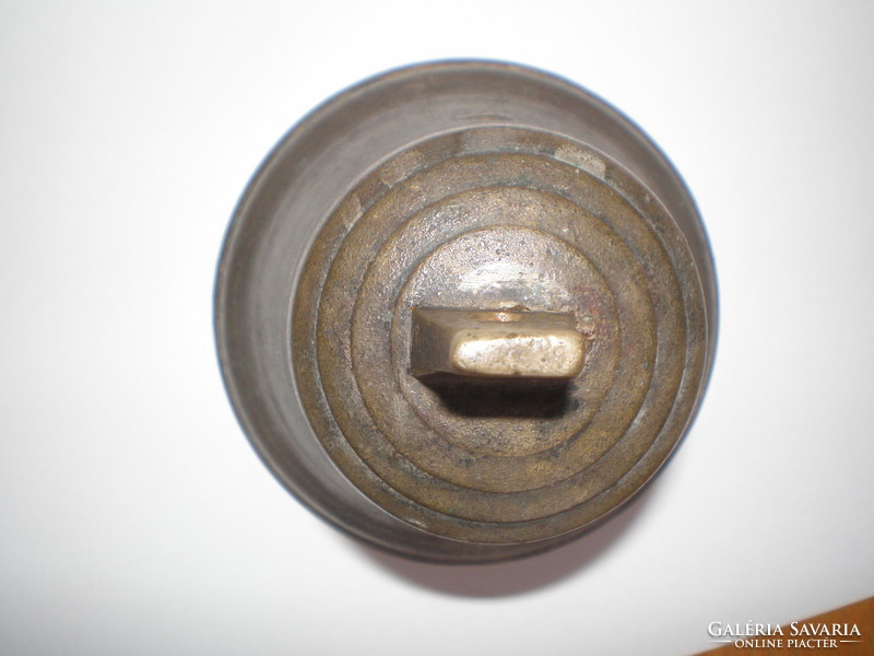 Bronze ship's bell. The weight is 274 g, it has a nice sound. Size: height: 8.5 cm. Leather diameter: 9 cm
