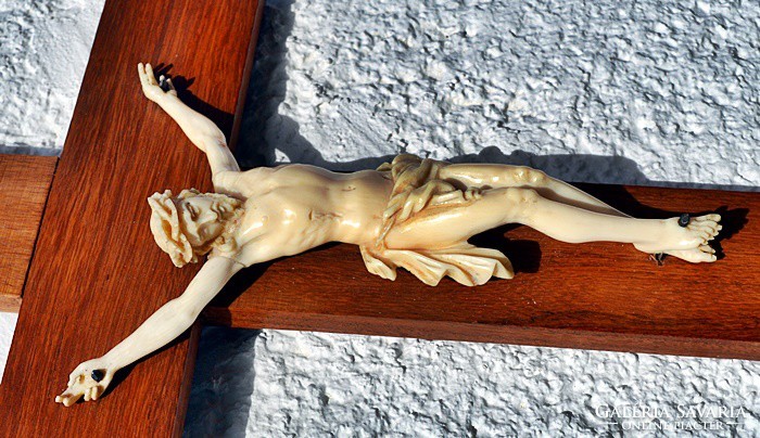 63. Antique, bone of Jesus Christ (14 cm huge dimensions!) 30 Cm crucifix, imposing