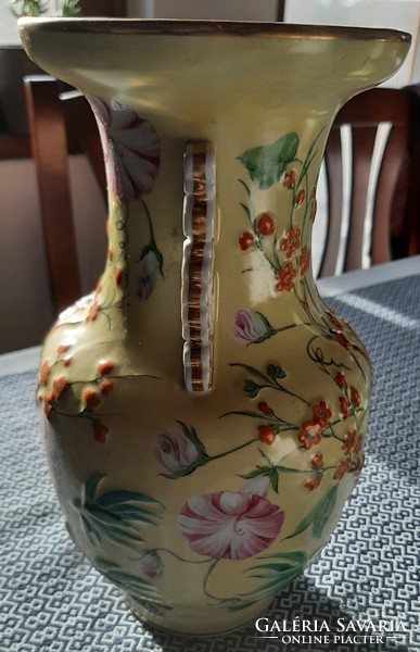 Special embossed vase