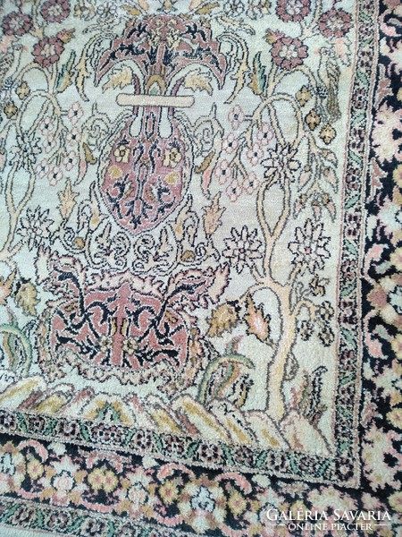 Antique cashmere mercirét rug