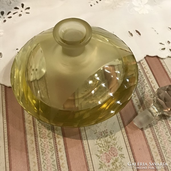 Art-deco  sárga parfümös üveg szép csiszolt dugóval
