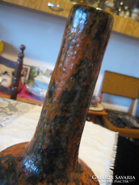 Pesthidegkúti  váza ,  ritkábban előkerülő , 18 x 40 cm  szép állapot