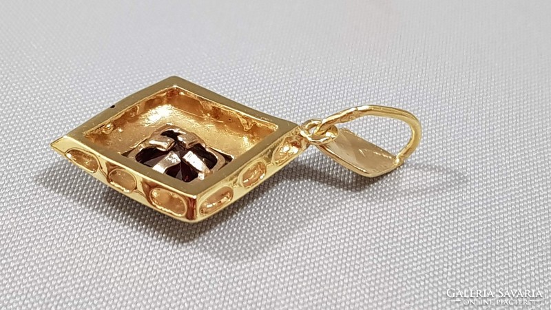 14K red stone gold pendant 2.68g