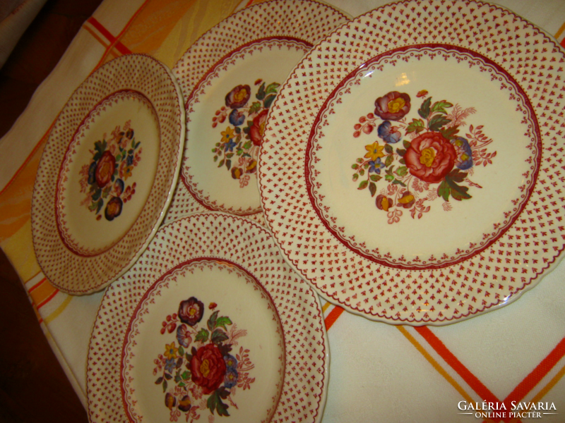 4 pcs masons on a plate of cookies