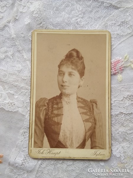 Antique sepia cdv / business card / hardback photo of lady portrait in iglau studio circa 1900