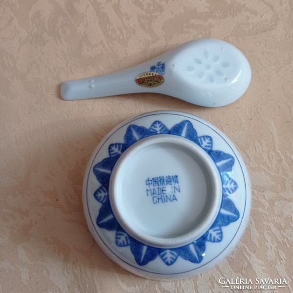 Chinese rice grain pattern plate with spoon
