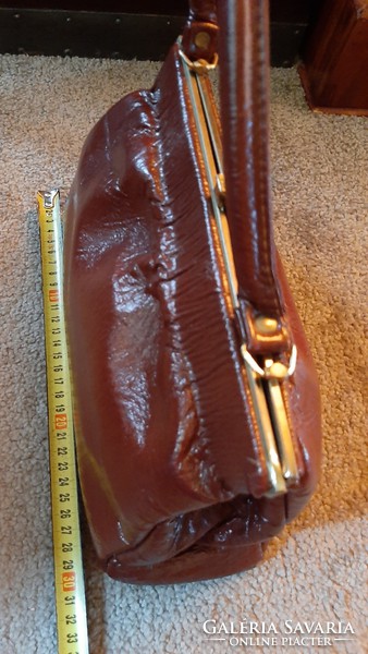 Retro bag, deer brown, with a very nice, stiffened closure!